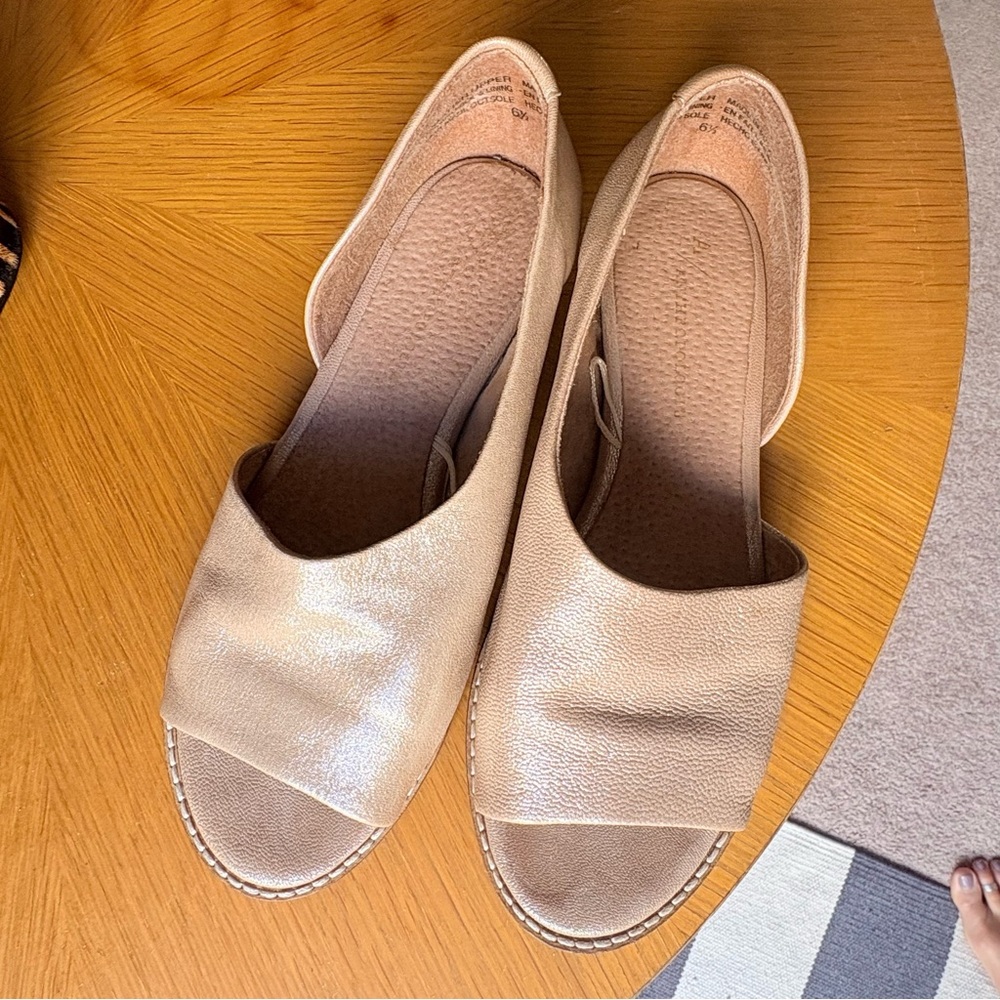 Anthropology Women's Metallic Beige Open-Toe Flats
